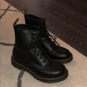 Like new black Doc Martens size 7 US